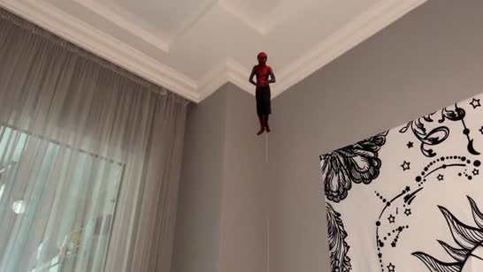 Девочка с большой жопой встала раком перед камерой 1