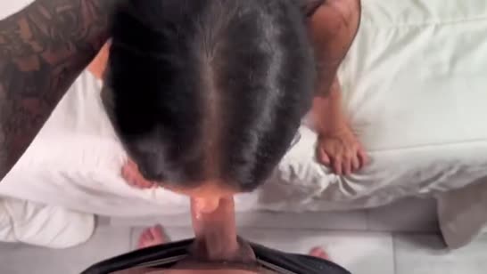 Сочная жопа в колготках в сеточку кого угодно сведет с ума 4