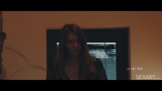 Встретила своего мужа после работы в соблазнительном наряде 1