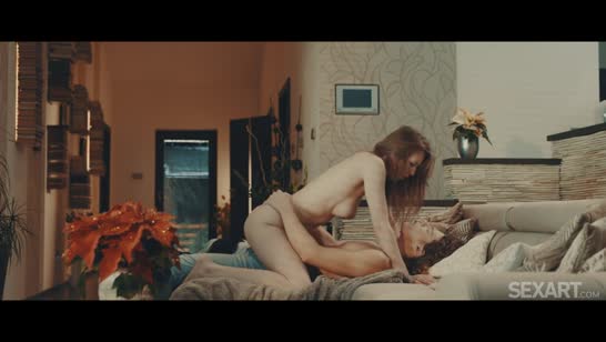 Встретила своего мужа после работы в соблазнительном наряде 4