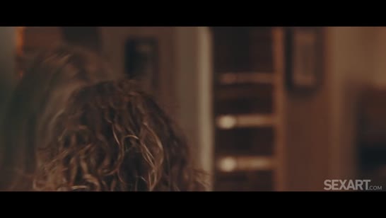 Встретила своего мужа после работы в соблазнительном наряде 8