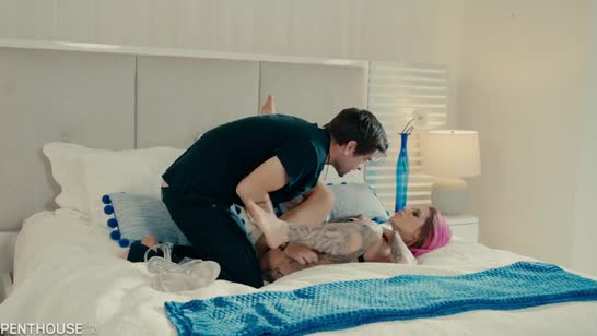 Девочка решила завести своего ухажера секс прикидом 2