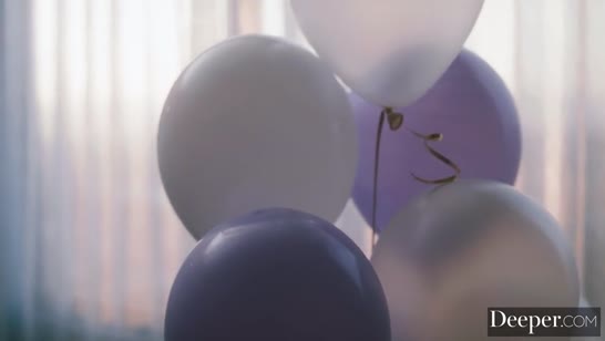 Замотал блондинку пленкой и жестко отодрал ее 1