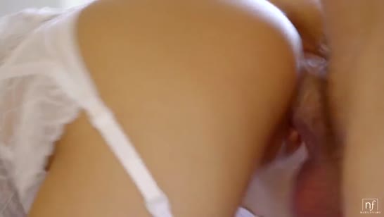 Молодая чикса одела чулочки и оседлала большой пенис 6