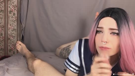 Вебкамщица робко сосет перед камерой 8