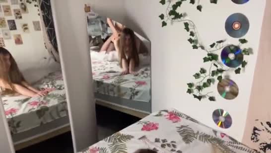 Подружка не стесняется снимать с челом оргию на телефон 7