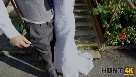 Невеста уже сразу после свадьбы наставляет жениху рога 1