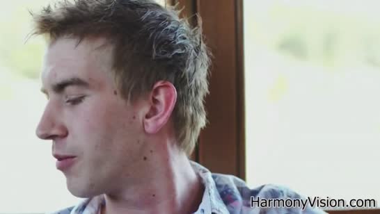 Доступная горничная была не против перепихнуться с мужиками 2