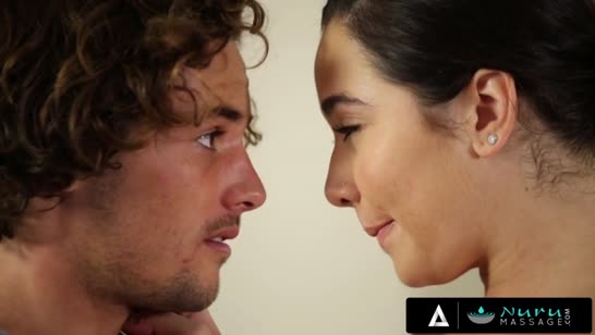 Парочка помыла друг друга и решила немного перепихнуться 2