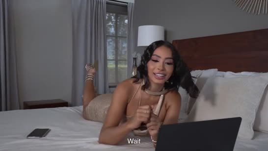 После гламурной тусовки девочка решила взяться за дилдо 1