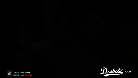 Лысый эротично раздевает грудастую милфу и жестко ее пялит