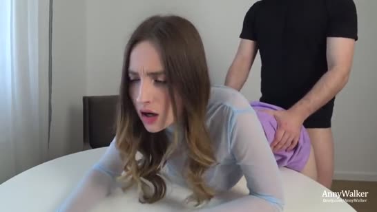 Робкая девушка согласилась поснимать секс на телефон