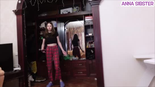 Развратная сводная сестра согласилась перепихнуться с братом