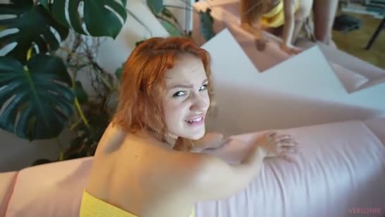 Молодая сводная сестра в экстазе от большого члена в анале 6